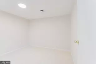 5802 Silchester St, Burke, VA 22015 - Photo 34