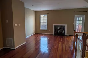 2426 Clover Field Cir, Herndon, VA 20171 - Photo 2