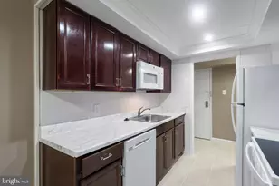 11654 Stoneview Square, Reston, VA 20191 - Photo 8