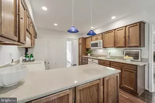 10332 Dunn Meadow Rd, Vienna, VA 22182 - Photo 24