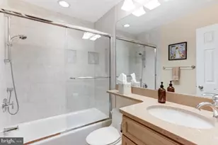 7893 Godolphin Dr, Springfield, VA 22153 - Photo 8