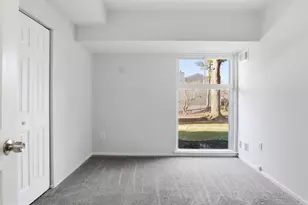 7914 Bentley Village Dr, Springfield, VA 22152 - Photo 16