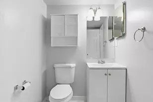 7914 Bentley Village Dr, Springfield, VA 22152 - Photo 18