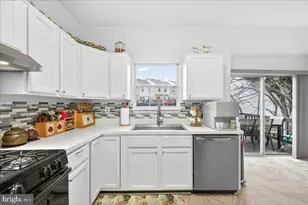 14200 Beddingfield Way, Centreville, VA 20121 - Photo 18