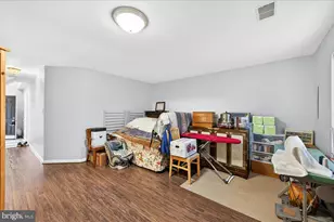 14200 Beddingfield Way, Centreville, VA 20121 - Photo 6