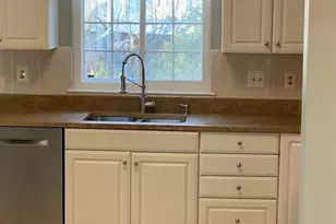 8118 Madrillon Springs Ln, Vienna, VA 22182 - Photo 8