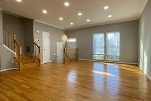 8118 Madrillon Springs Ln, Vienna, VA 22182 - Photo 4