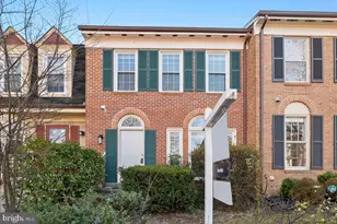 6121 Wellington Commons Dr, Alexandria, VA 22310 - Photo 2