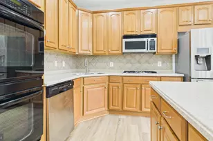 12413 Dorforth Dr, Fairfax, VA 22033 - Photo 16