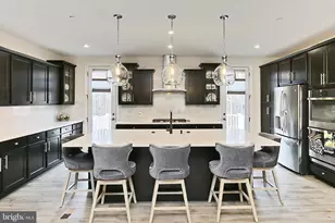 3849 Rainier Dr, Fairfax, VA 22033 - Photo 2