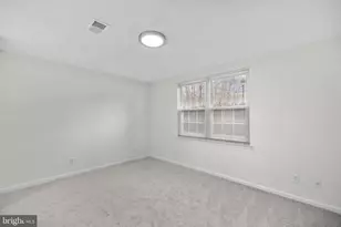 12101 Green Leaf Ct, Fairfax, VA 22033 - Photo 20