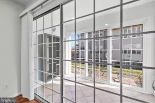 12101 Green Leaf Ct, Fairfax, VA 22033 - Photo 8