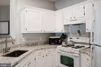 4408 Helmsford Lane #302, Fairfax, VA 22033 - Photo 8