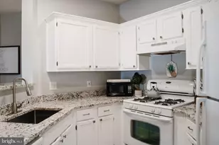 4408 Helmsford Ln, Fairfax, VA 22033 - Photo 8