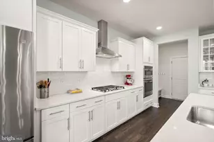 9516 Sanger St, Lorton, VA 22079 - Photo 10