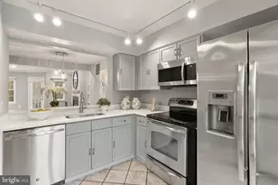 5716 Evergreen Knoll Ct, Alexandria, VA 22303 - Photo 4