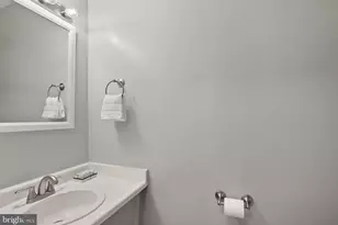 5716 Evergreen Knoll Ct, Alexandria, VA 22303 - Photo 10