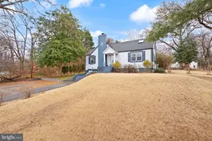 2928 Hunter Rd, Fairfax, VA 22031 - Photo 4