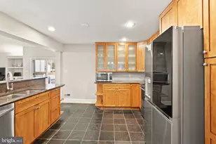 2928 Hunter Rd, Fairfax, VA 22031 - Photo 18