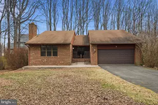 10514 Brevity Dr, Great Falls, VA 22066 - Photo 1