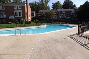 3699 Persimmon Cir, Fairfax, VA 22031 - Photo 10