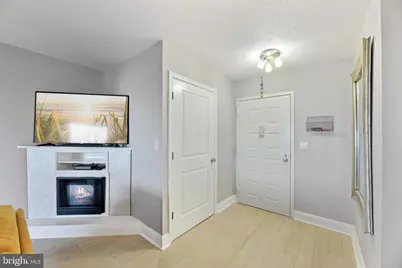 8380 Greensboro Drive #322, McLean, VA 22102 - Photo 4