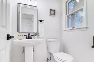 5809 Shana Pl, Burke, VA 22015 - Photo 10