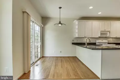 122 Shepherdson Lane NE, Vienna, VA 22180 - Photo 12