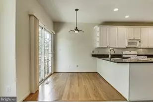 122 Shepherdson Ln NE, Vienna, VA 22180 - Photo 12