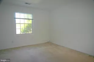 8358 Dunham Ct, Springfield, VA 22152 - Photo 10