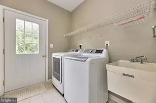 2859 Cherry Branch Ln, Herndon, VA 20171 - Photo 20