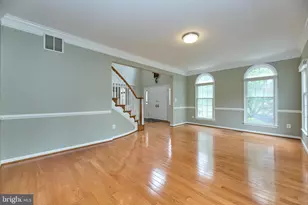 2859 Cherry Branch Ln, Herndon, VA 20171 - Photo 6