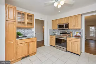 9007 O'Keith Ct, Springfield, VA 22152 - Photo 4