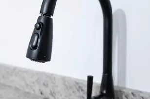 625 Center St, Herndon, VA 20170 - Photo 2