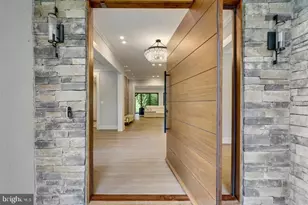 9604 Pembroke Pl, Vienna, VA 22182 - Photo 2