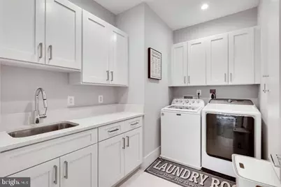 9604 Pembroke Place, Vienna, VA 22182 - Photo 40