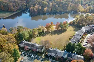 5734 Edgewater Oak Ct, Burke, VA 22015 - Photo 2