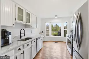 5734 Edgewater Oak Ct, Burke, VA 22015 - Photo 8