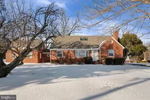 1688 Chain Bridge Rd, McLean, VA 22101 - Photo 1