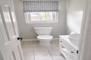 8100 Langbrook Rd, Springfield, VA 22152 - Photo 12