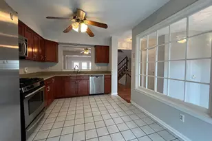 12002 Lisa Marie Ct, Fairfax, VA 22033 - Photo 4