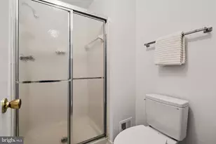 9637 Scotch Haven Dr, Vienna, VA 22181 - Photo 36