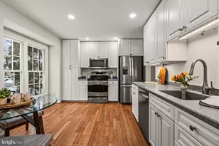 9637 Scotch Haven Dr, Vienna, VA 22181 - Photo 6