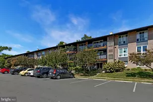 204 Park Terrace Ct SE, Vienna, VA 22180 - Photo 2