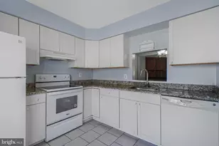 2104 Berger Pl, Herndon, VA 20170 - Photo 4