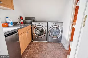 2627 Five Oaks Rd, Vienna, VA 22181 - Photo 56