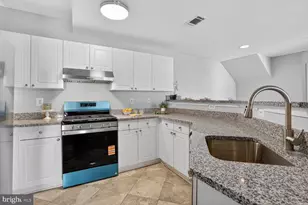 11329 Aristotle Dr, Fairfax, VA 22030 - Photo 6