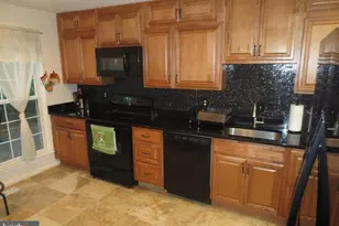 12249 Wye Oak Commons Cir, Burke, VA 22015 - Photo 8