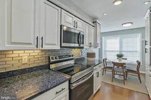 9523 Cherry Oak Ct, Burke, VA 22015 - Photo 2