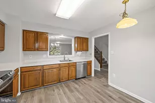 9436 William Kirk Ln, Burke, VA 22015 - Photo 4